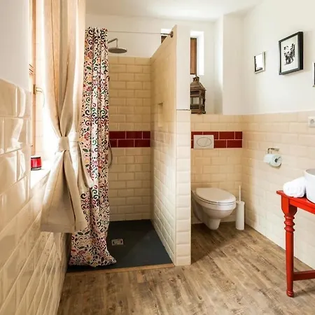 לינה וארוחת בוקר Szent Jakab