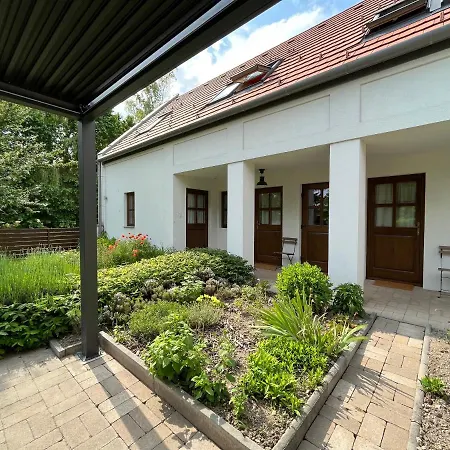 Szent Jakab B&B *
